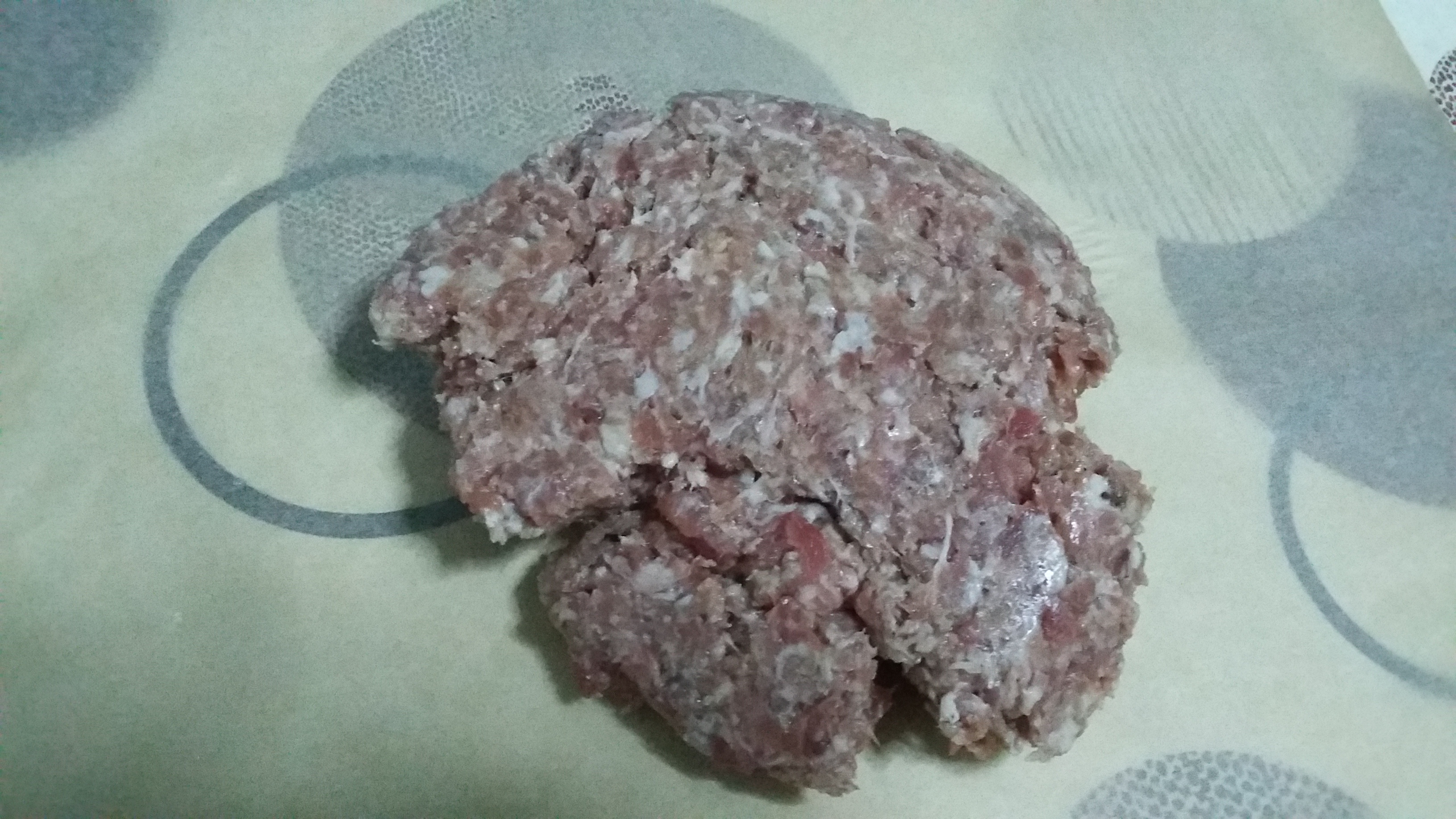 Rulada de carne cu sunca si felii de branza Delaco