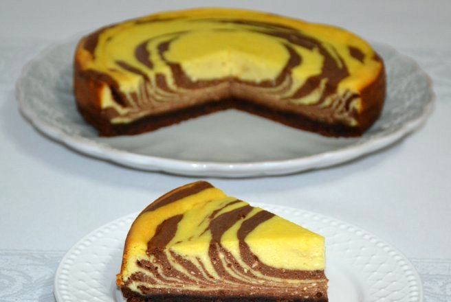 Desert cheesecake zebra cu ciocolata