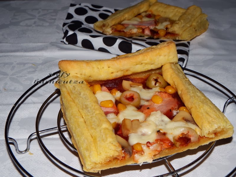 Mini pizza din foietaj