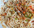 Spaghete cu carne de porc, legume mexicane si sos de rosii-7