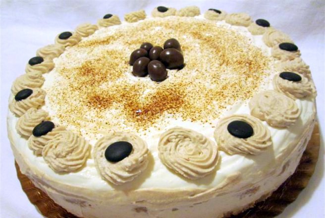 Desert tort cu crema de ness si iaurt