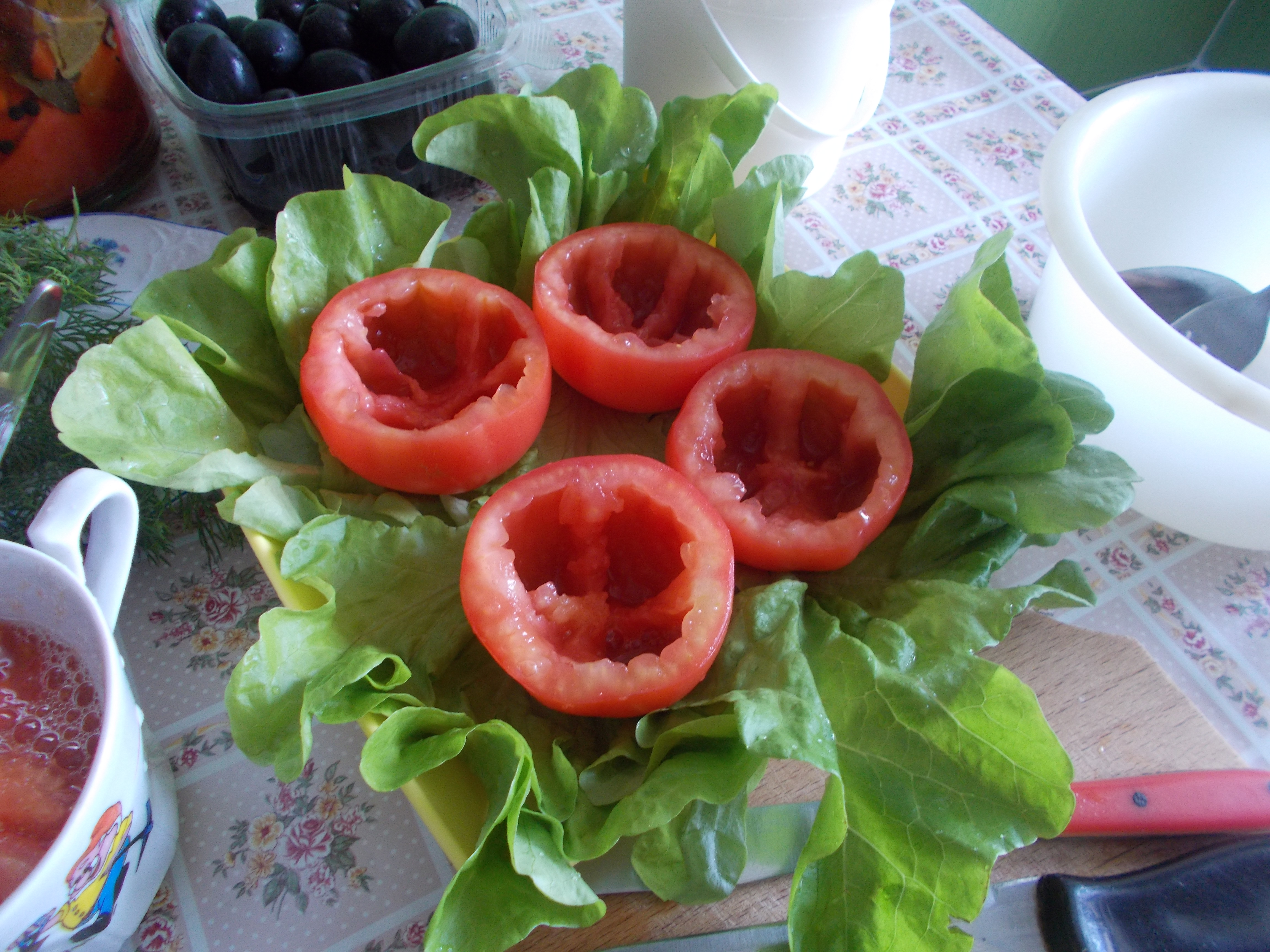 Aperitiv rosii umplute cu branza