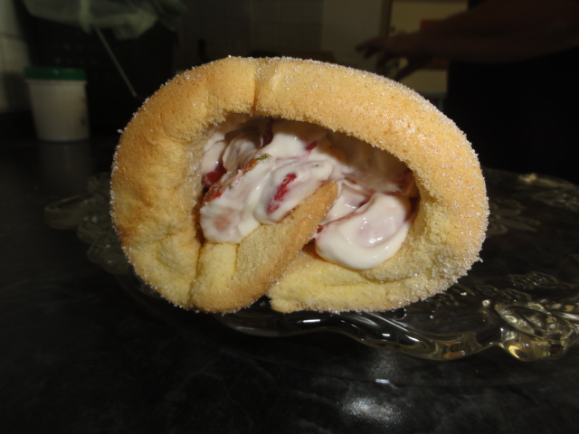 Desert Swiss Roll-Rulada cu capsuni