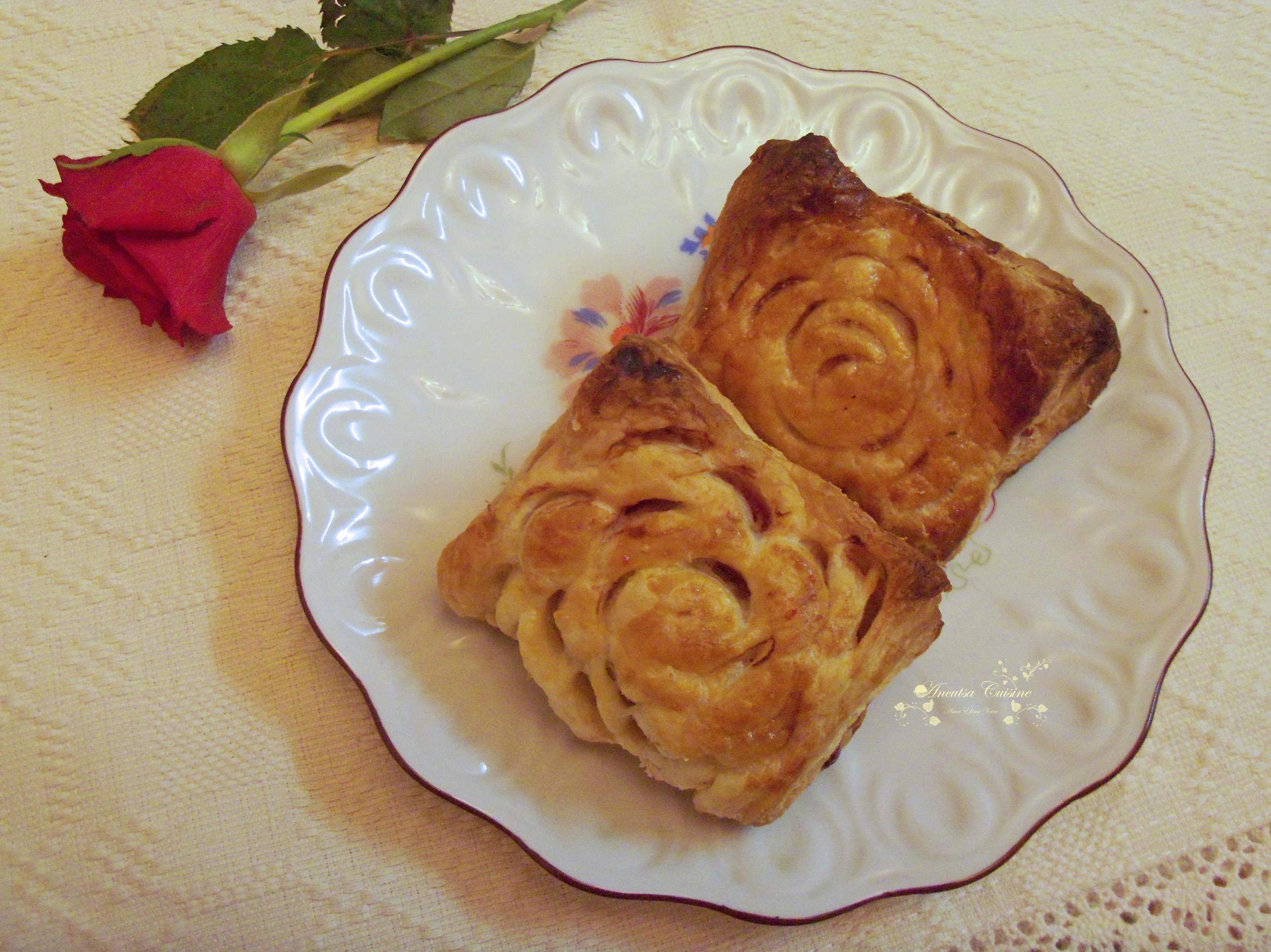 Desert foietaj-trandafirasi cu dulceata de visine