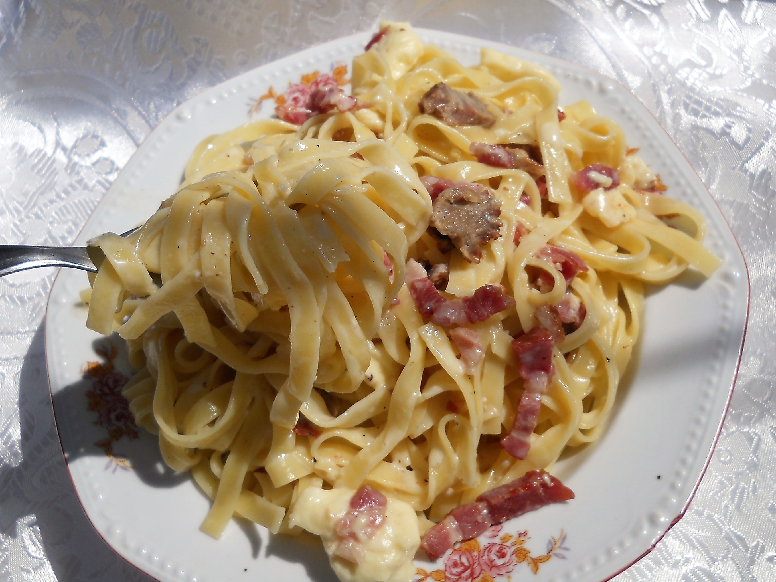 Spaghete cu bacon