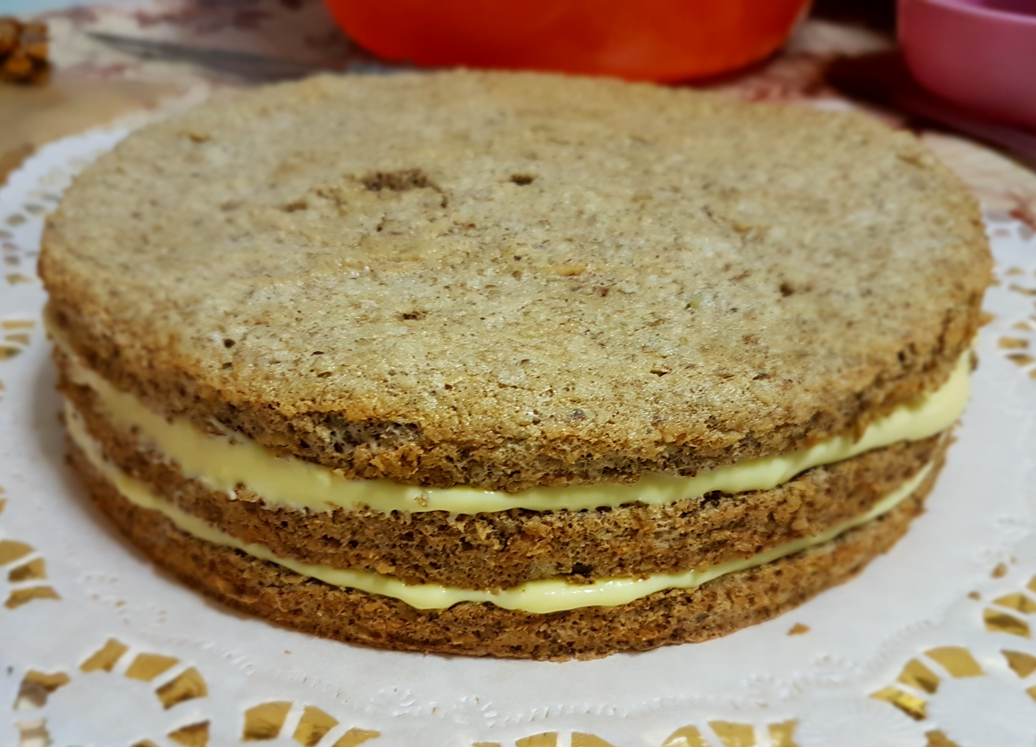 Desert tort cu blat de nuca si crema de vanilie cu mascarpone