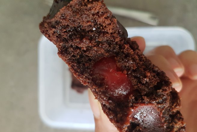 Desert brownies cu cirese Maraschino