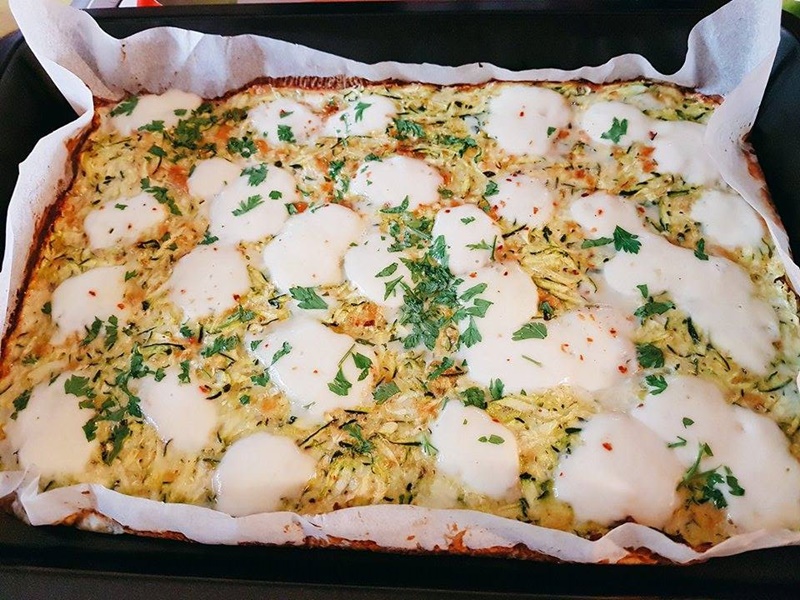 Zucchini cu mozzarella la cuptor