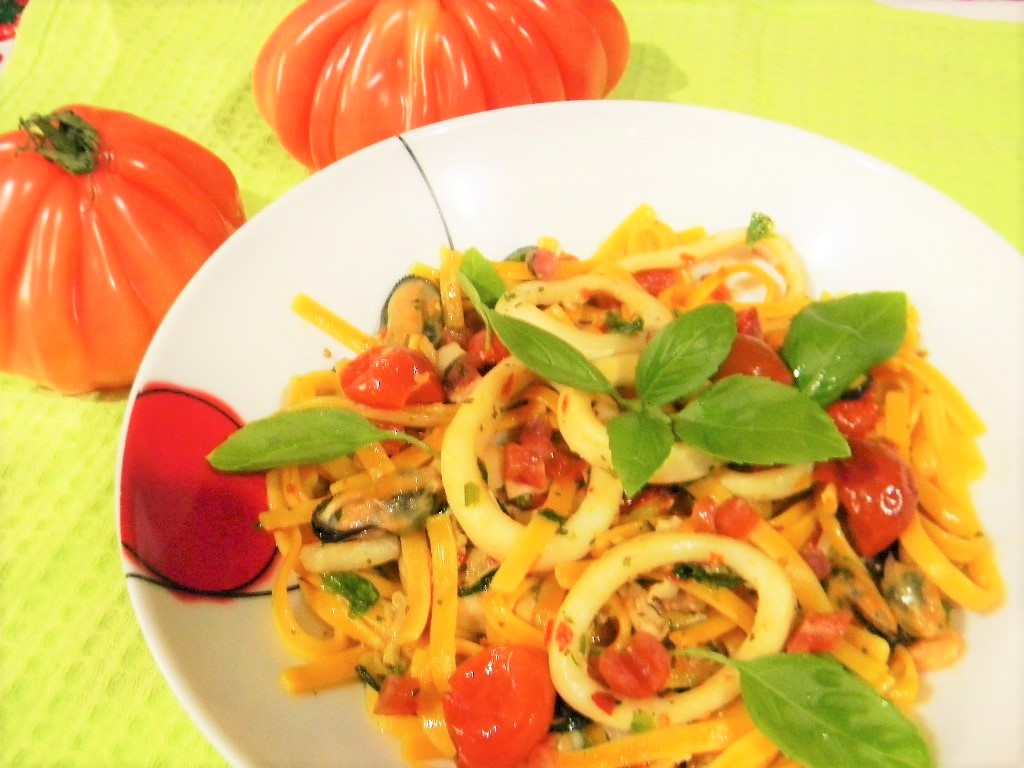 Linguini siciliene cu fructe de mare