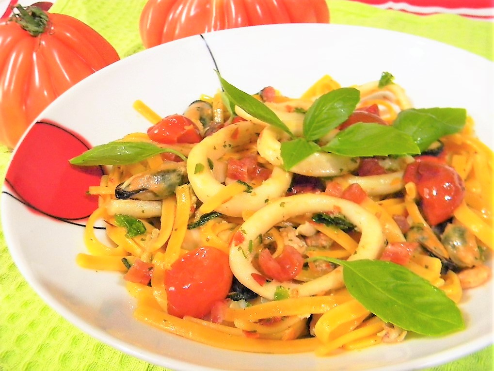 Linguini siciliene cu fructe de mare