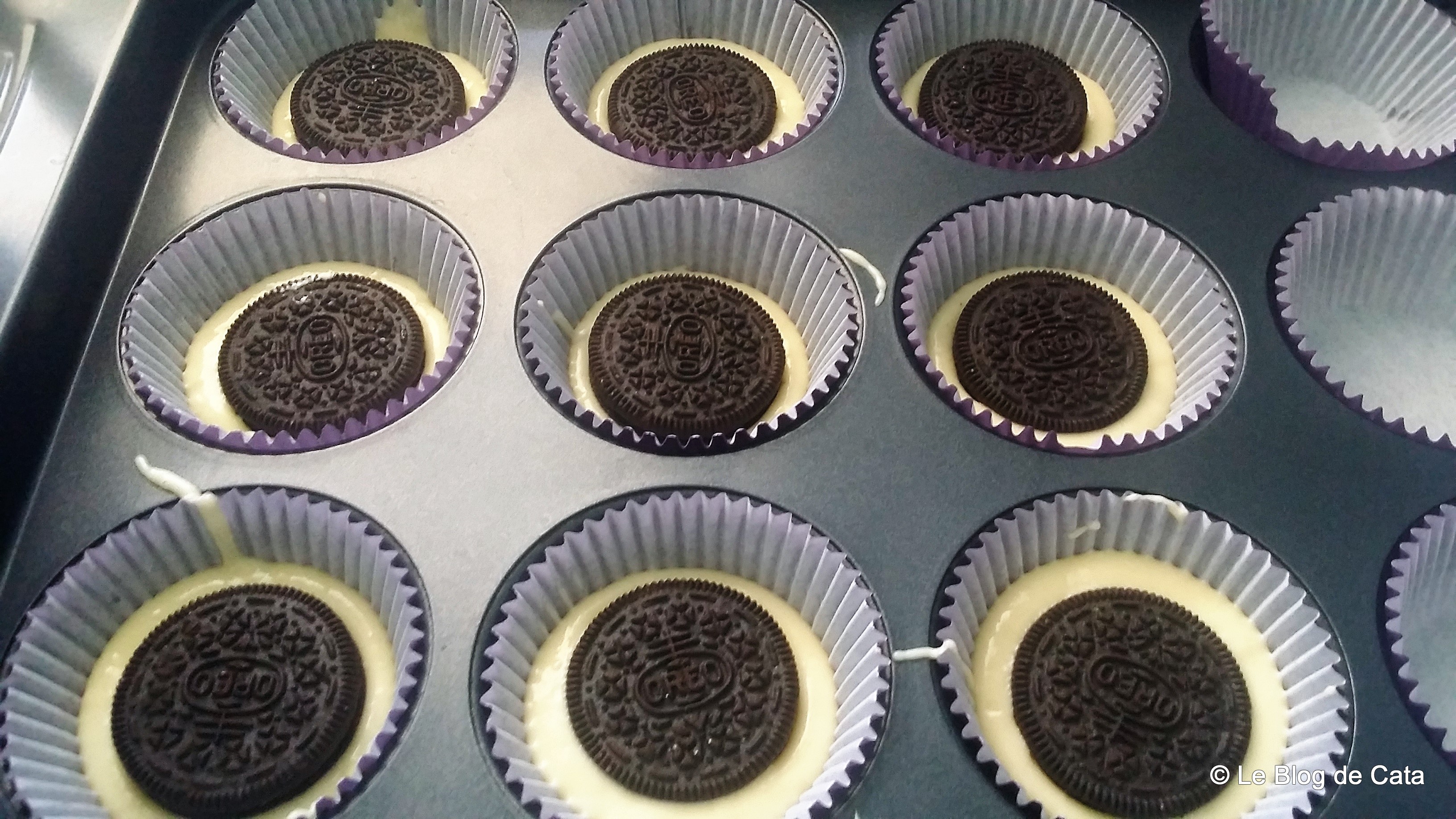 Desert muffins cu biscuiti Oreo