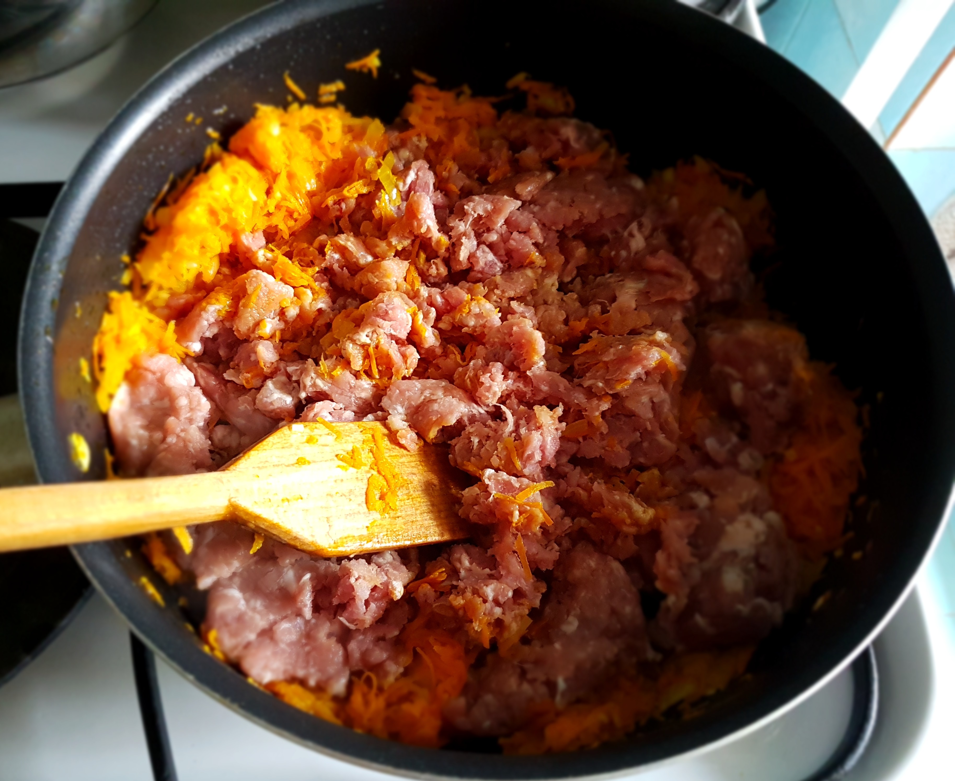 Reteta de lasagna cu carne de porc si sos Bechamel