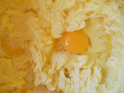 Desert mini tarte cu gem de gutui si crema de branza