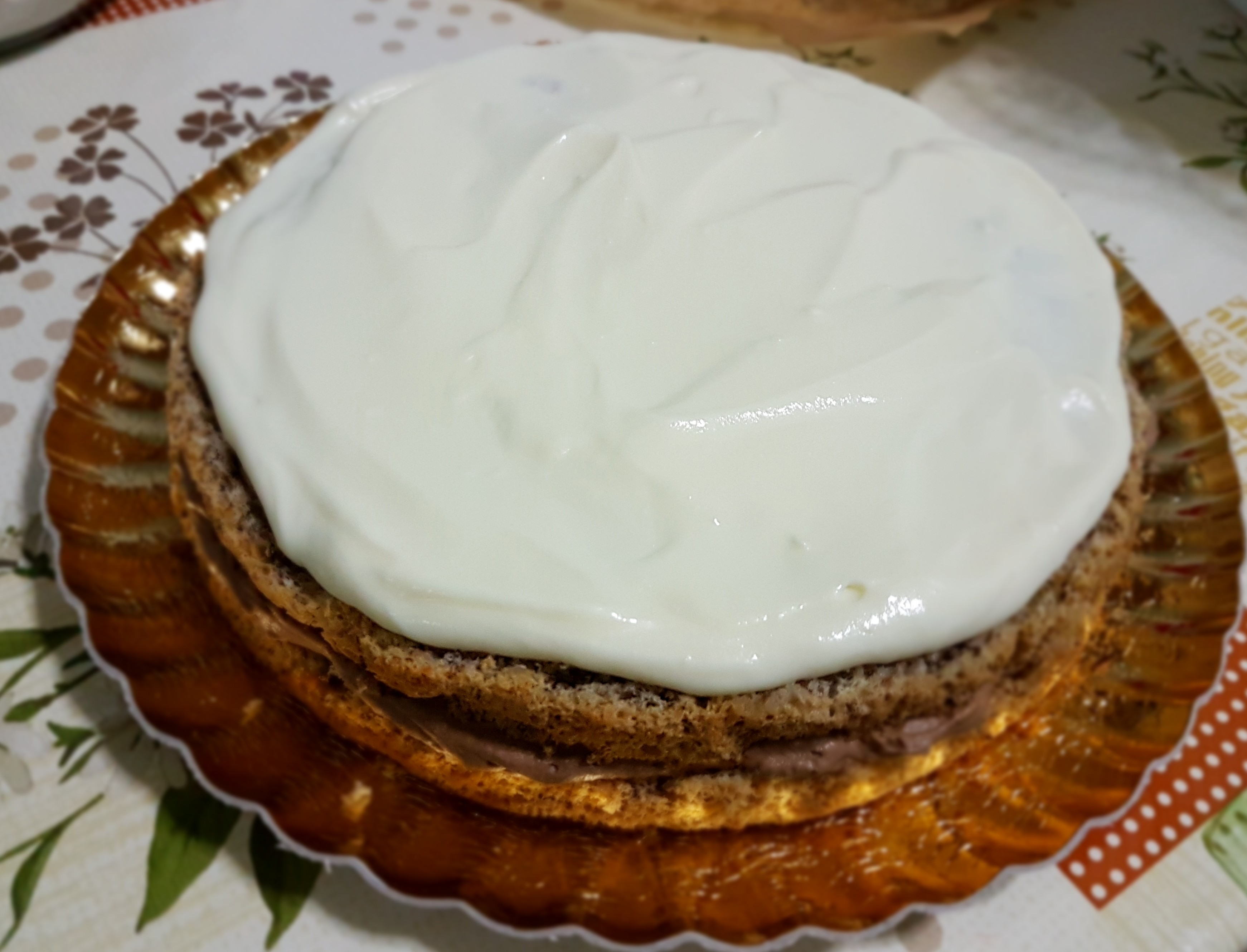 Desert tort cu crema de ciocolata si crema de branza cu lapte condensat