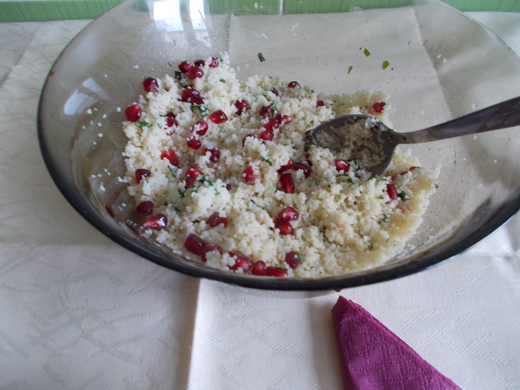 Salata de post, din cuscus cu rodie