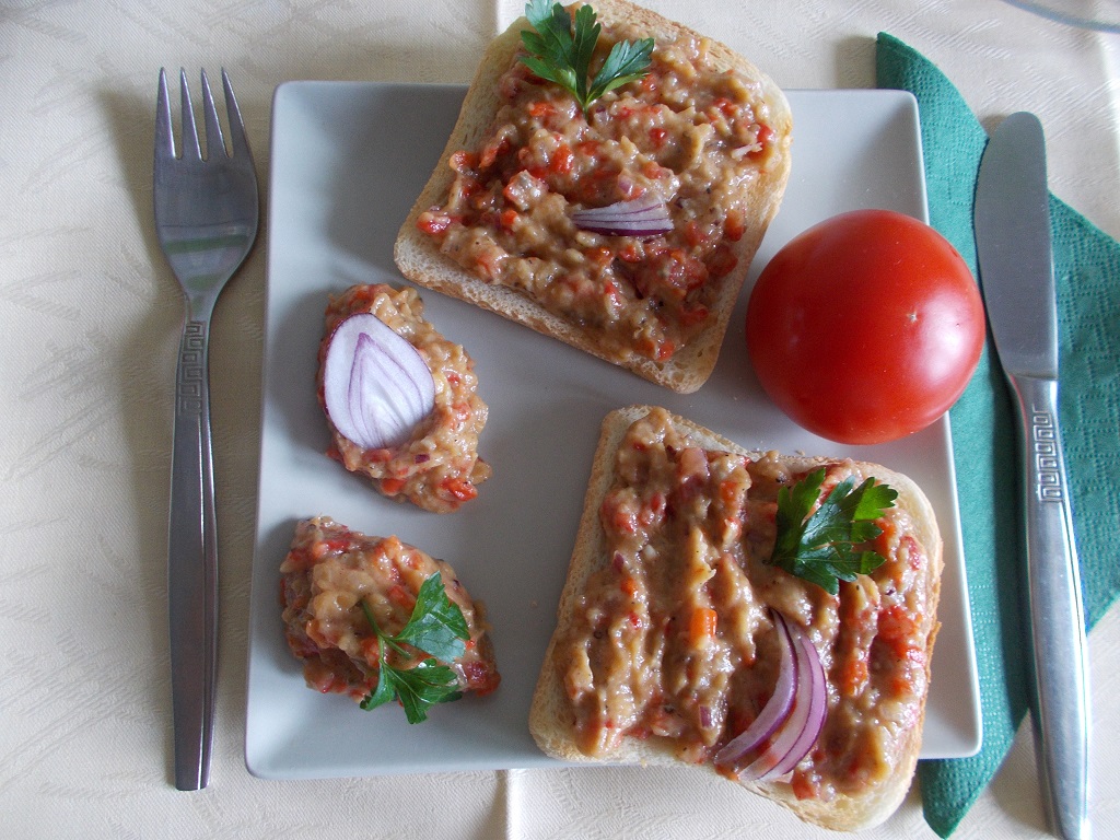 Salata de vinete si ardei capia