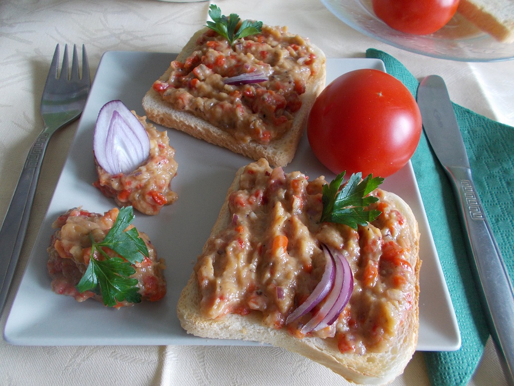 Salata de vinete si ardei capia