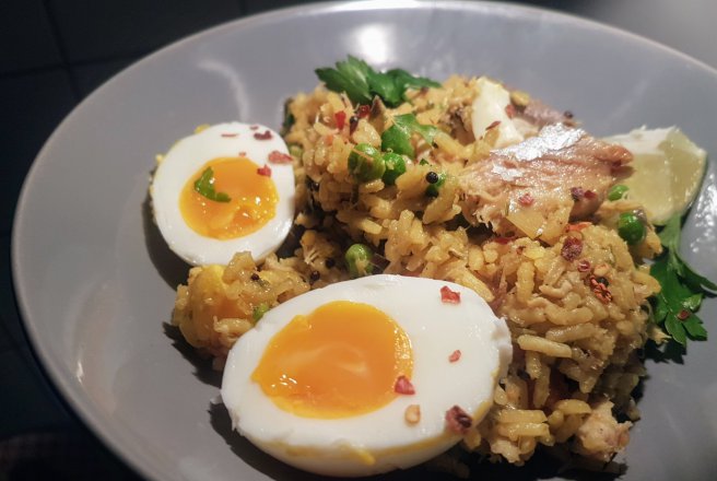 Kedgeree cu macrou afumat si oua fierte moi