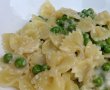 Farfalle cu mazare in crema alba-6