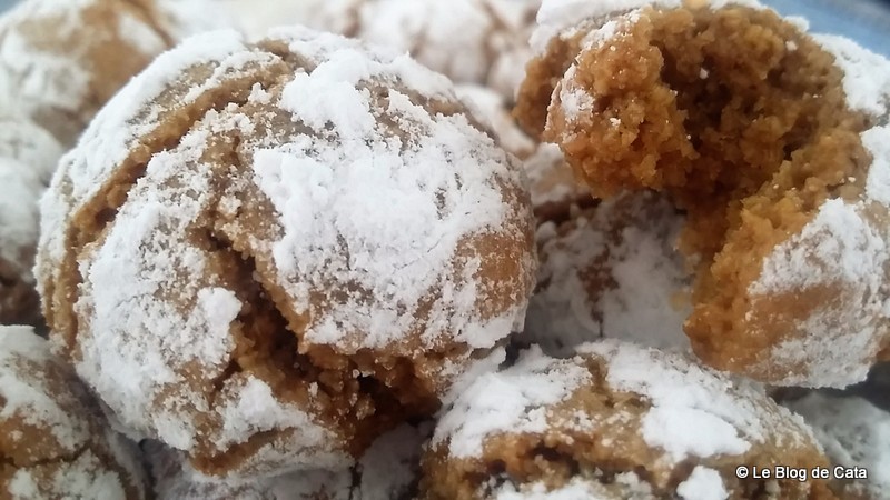 Desert biscuiti crinkles cu cafea