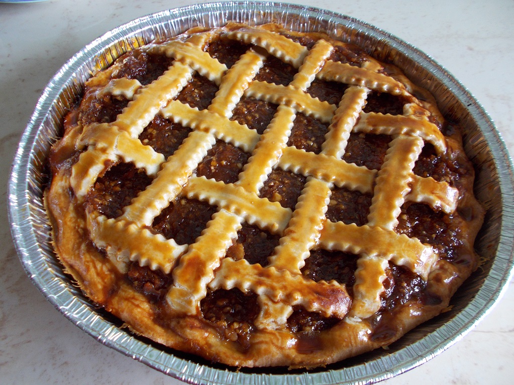 Desert tarta cu branza dulce si gem de caise cu nuca