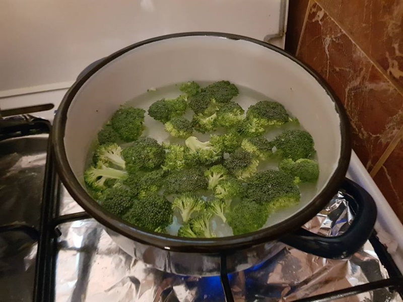 Creveti cu broccoli si legume sote