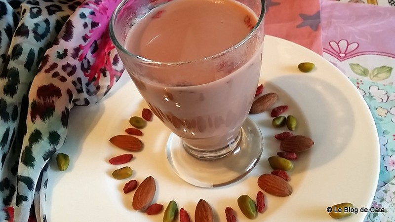 Kashmiri Chai, ceai roz indian