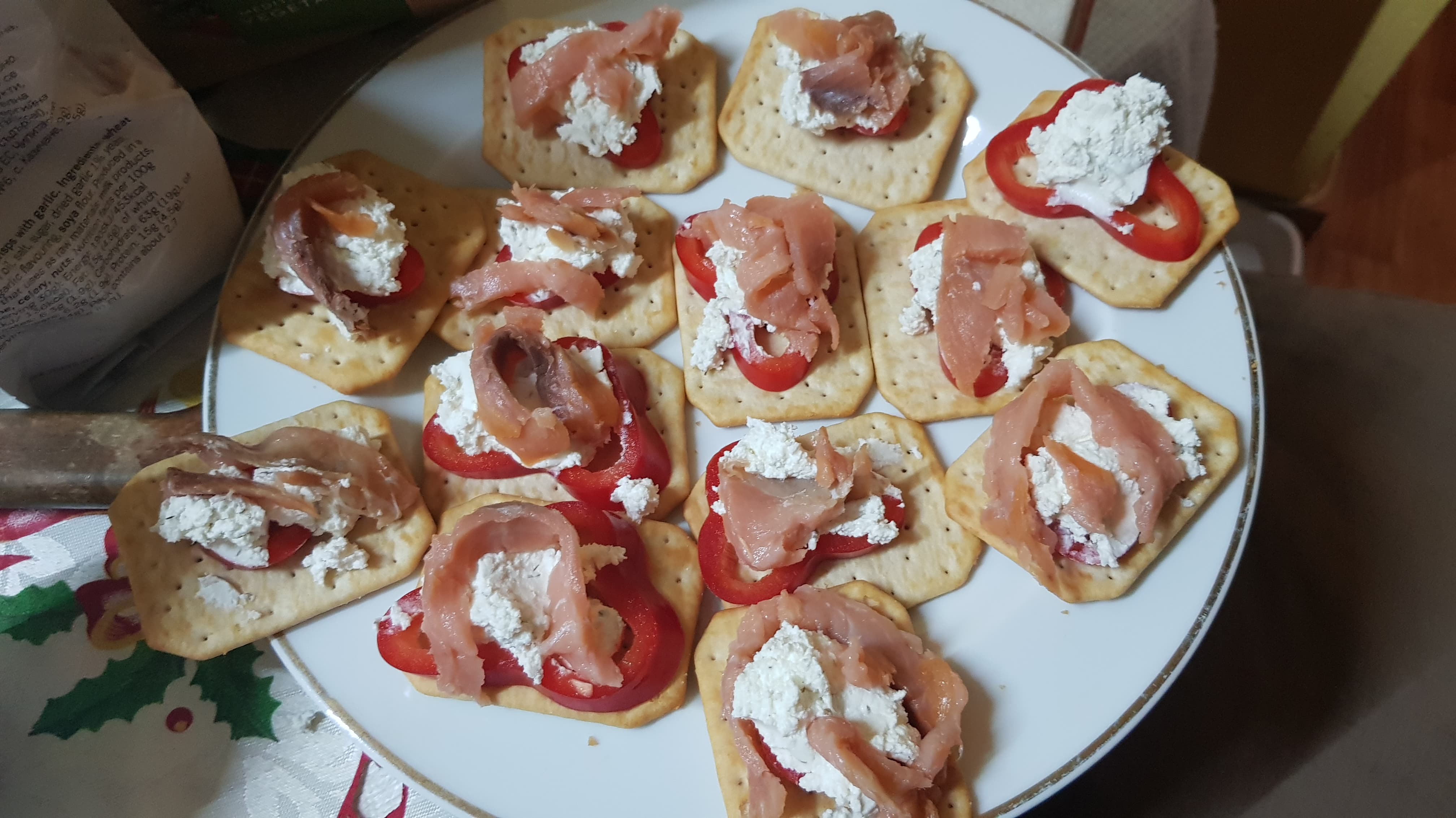 Aperitiv cu somon si branza topita