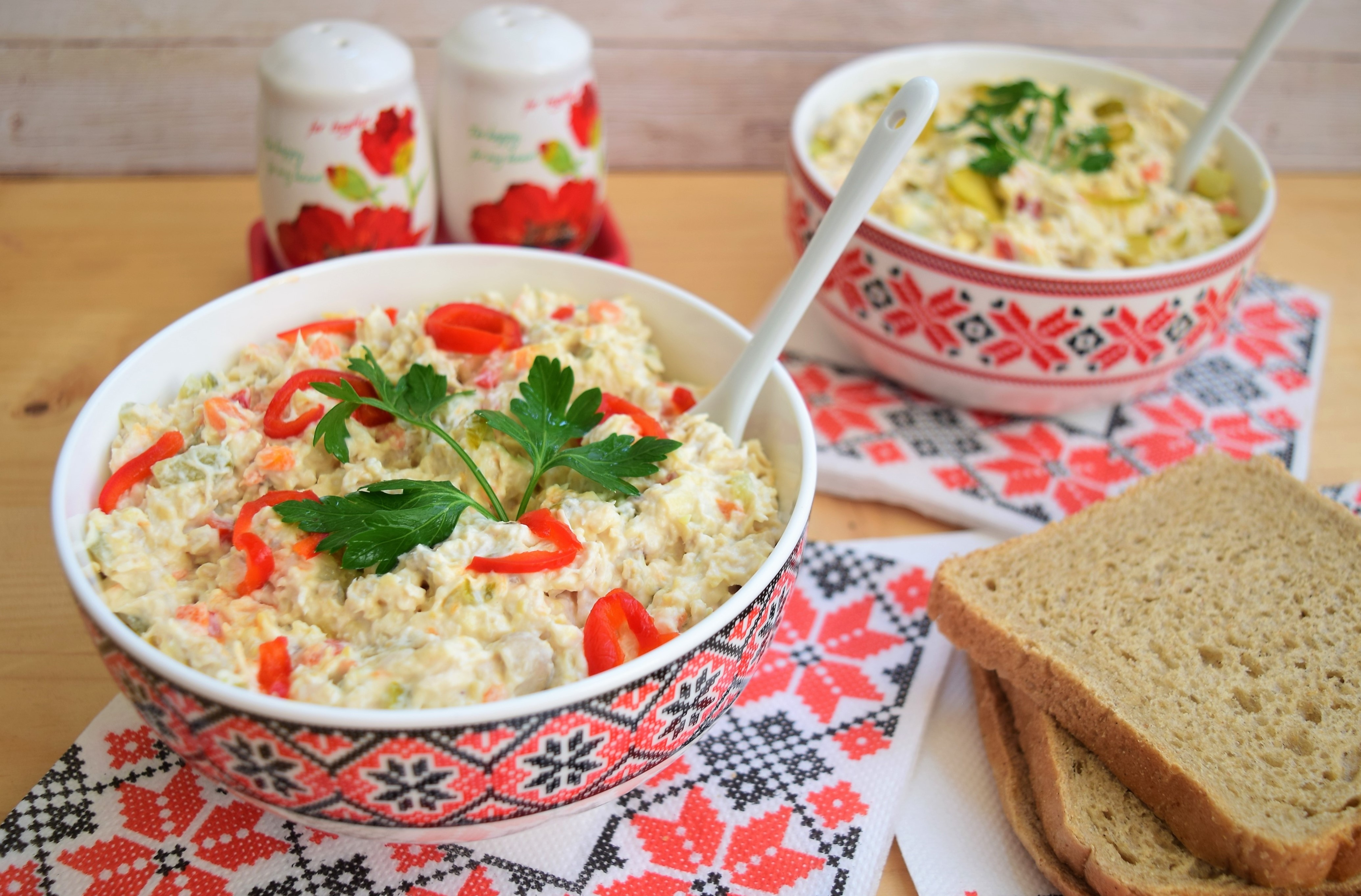 Salata de ciuperci cu piept de pui si telina