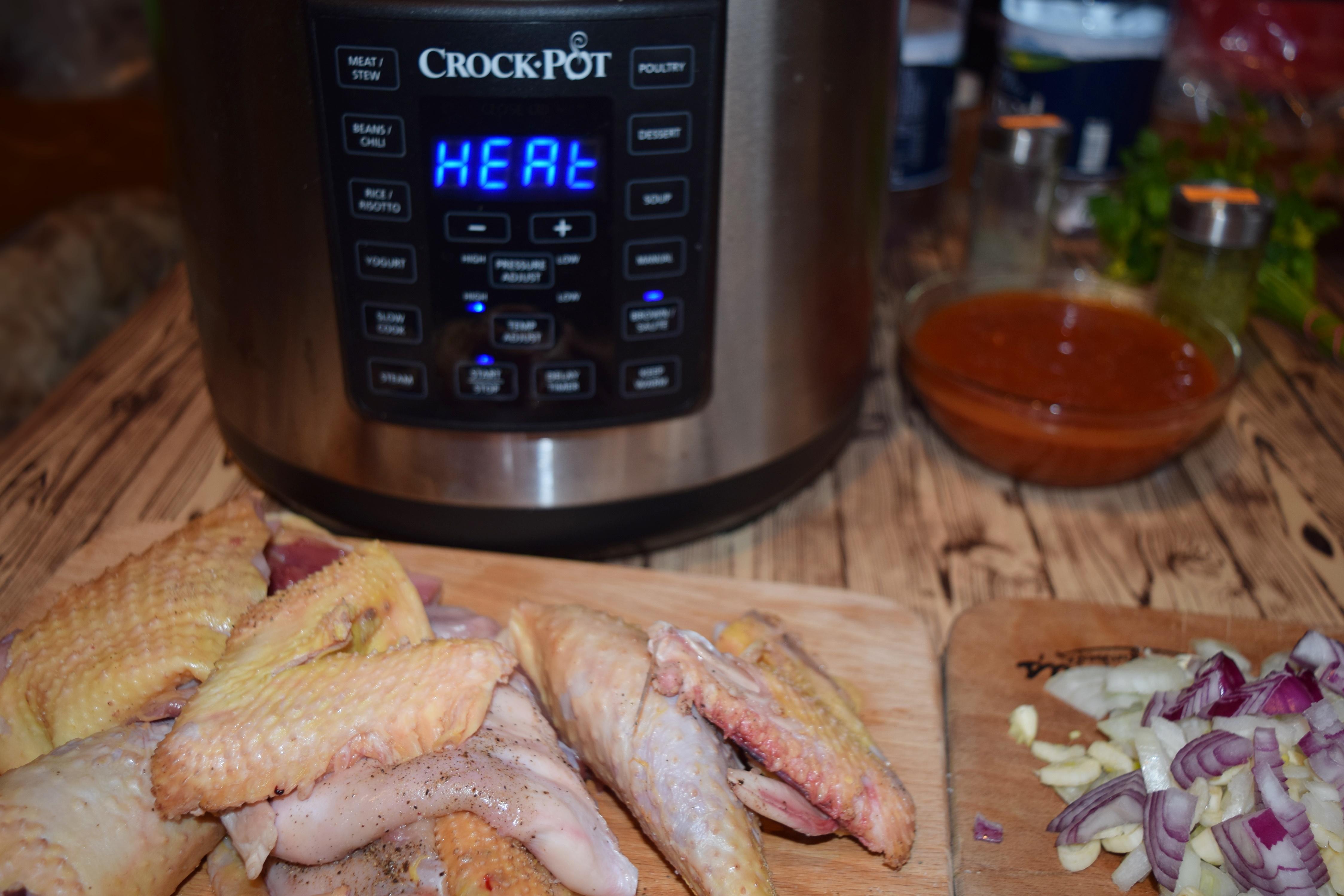 Ostropel de pui la Multicooker Crock-Pot Express cu gatire sub presiune