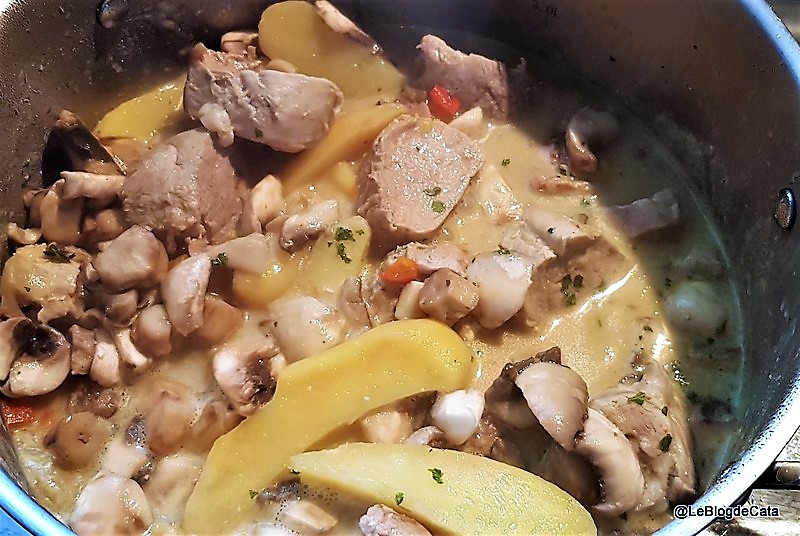 Mancarica de porc cu curry verde si ciuperci