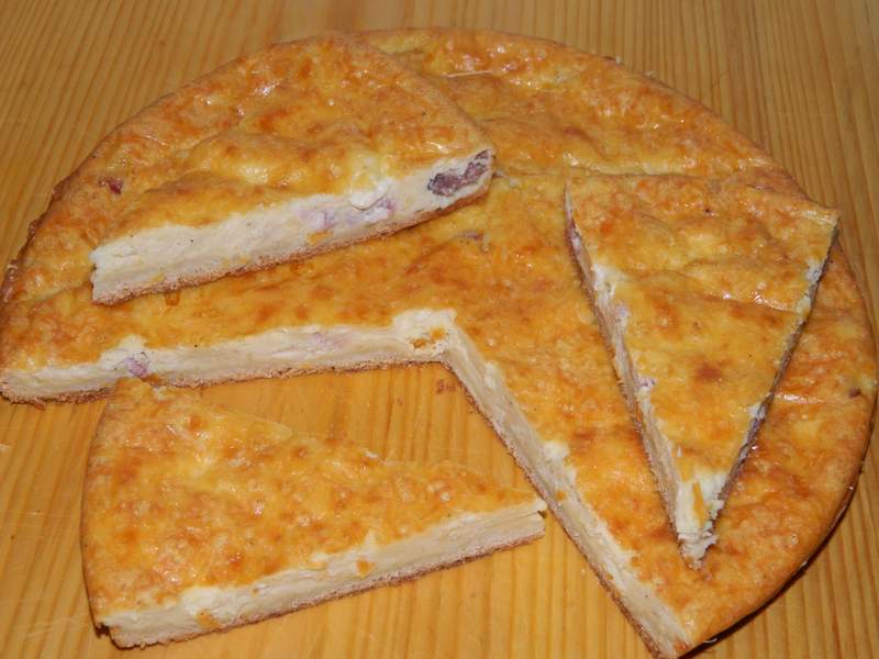 Aperitiv tarta cu branza sarata si bacon