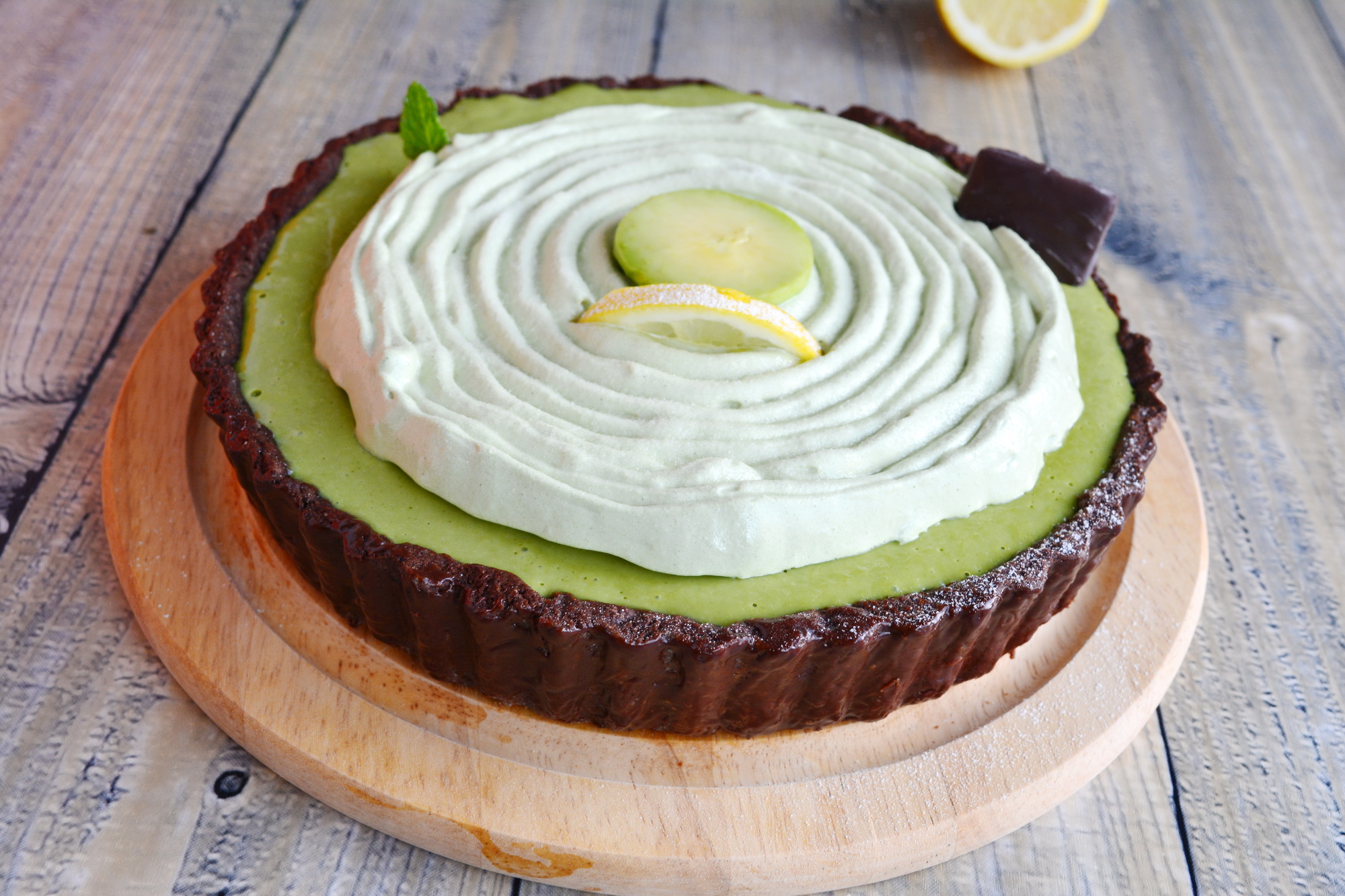 Desert tarta cu matcha si lamaie