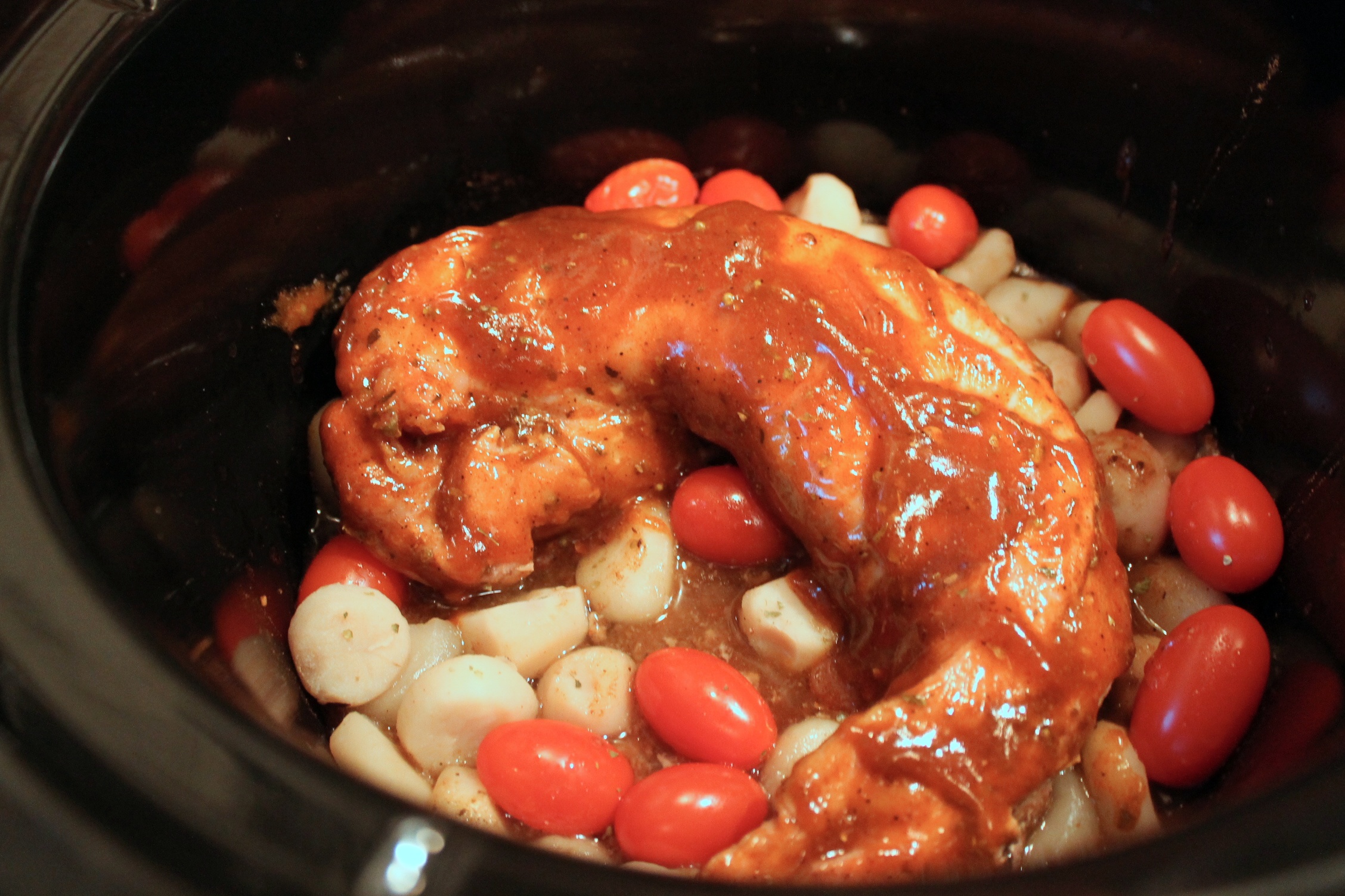 Muschiulet de porc cu castane de apa si rosii cherry la slow cooker Crock-Pot