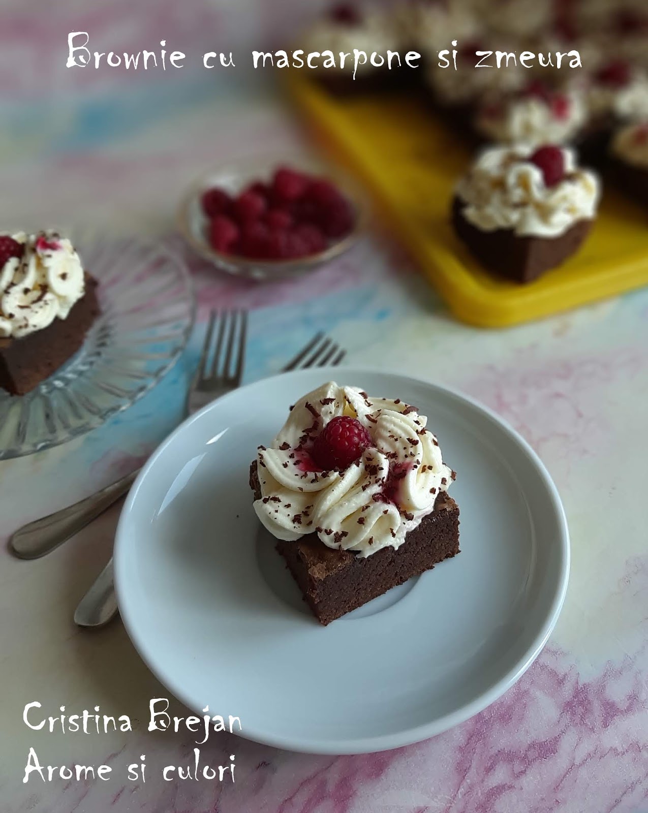 Desert brownie cu mascarpone si zmeura