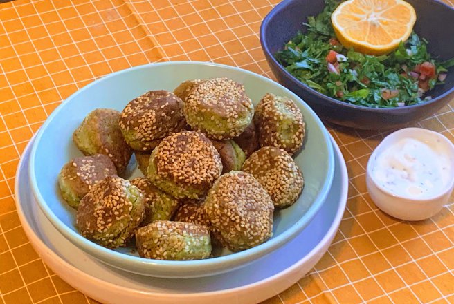 Falafel cu salata tabouleh