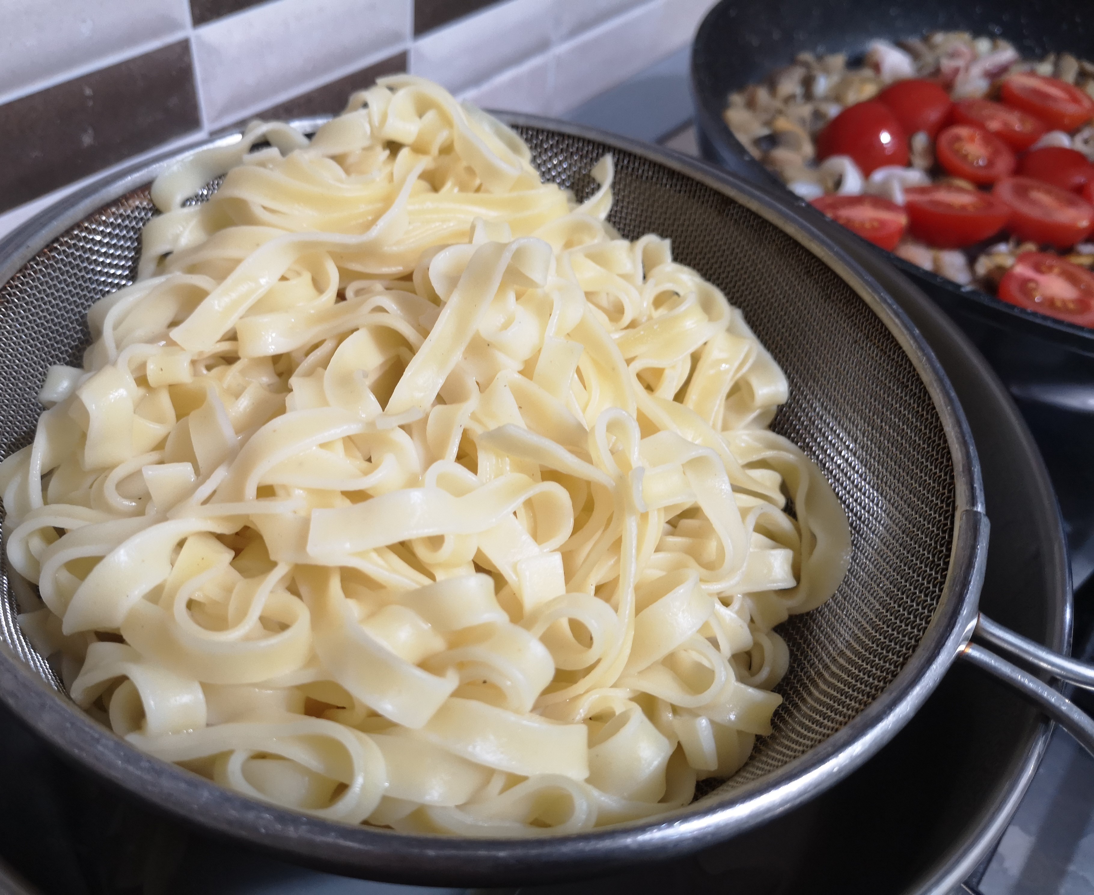 Tagliatelle cu fructe de mare