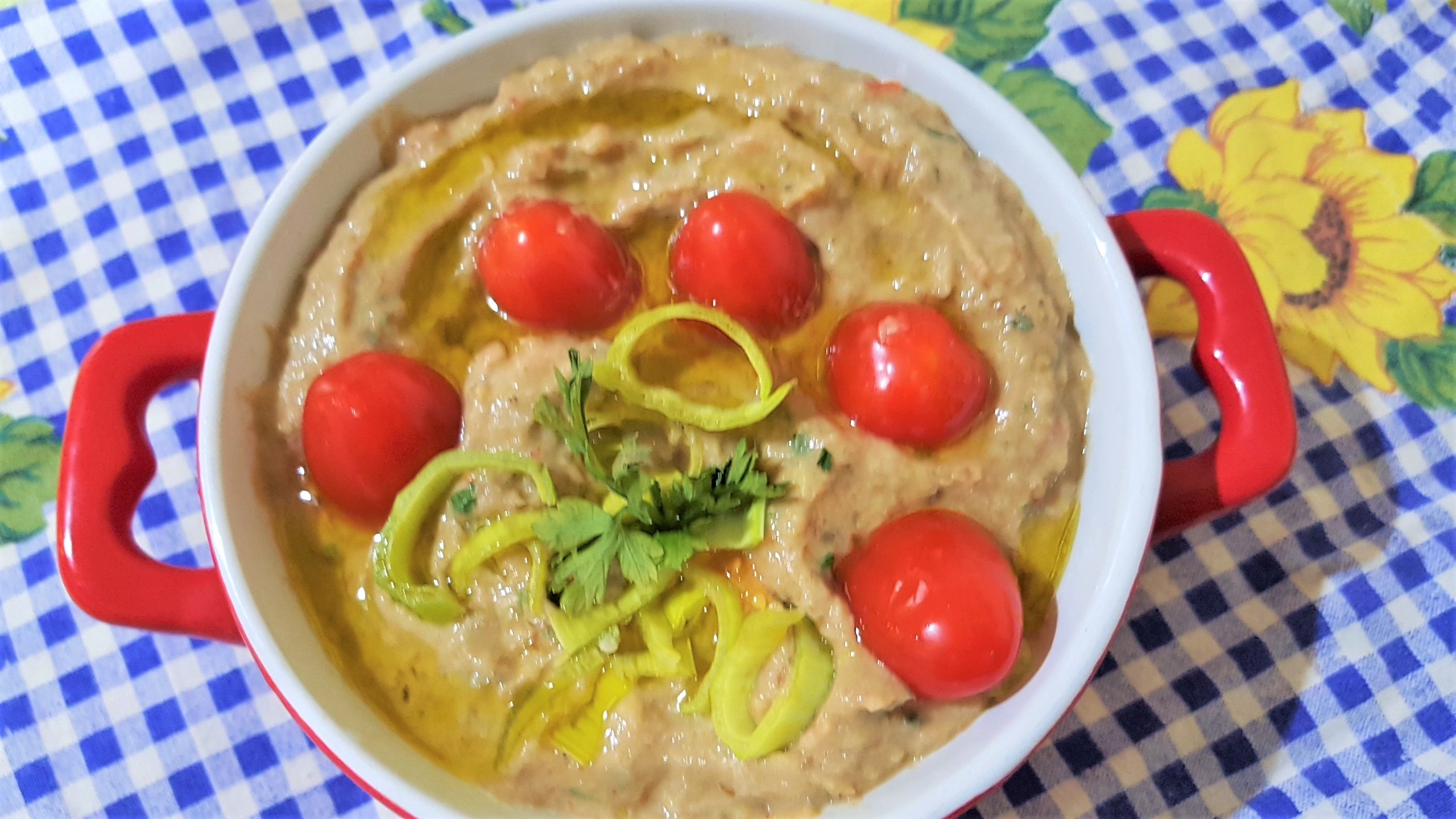 Salata de vinete cu praz, rosii si tahini