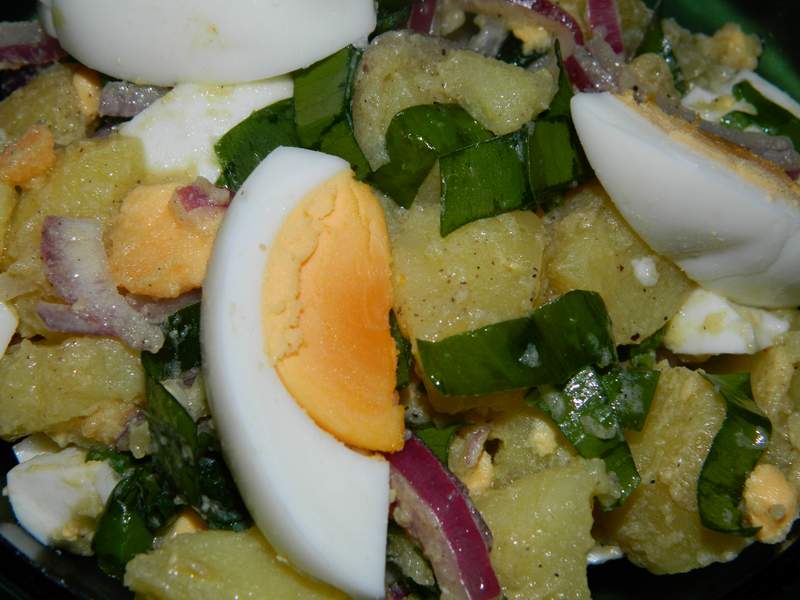 Salata de cartofi cu leurda