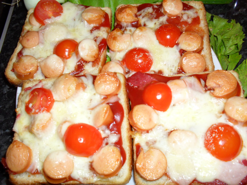 Pizza cu blat de paine