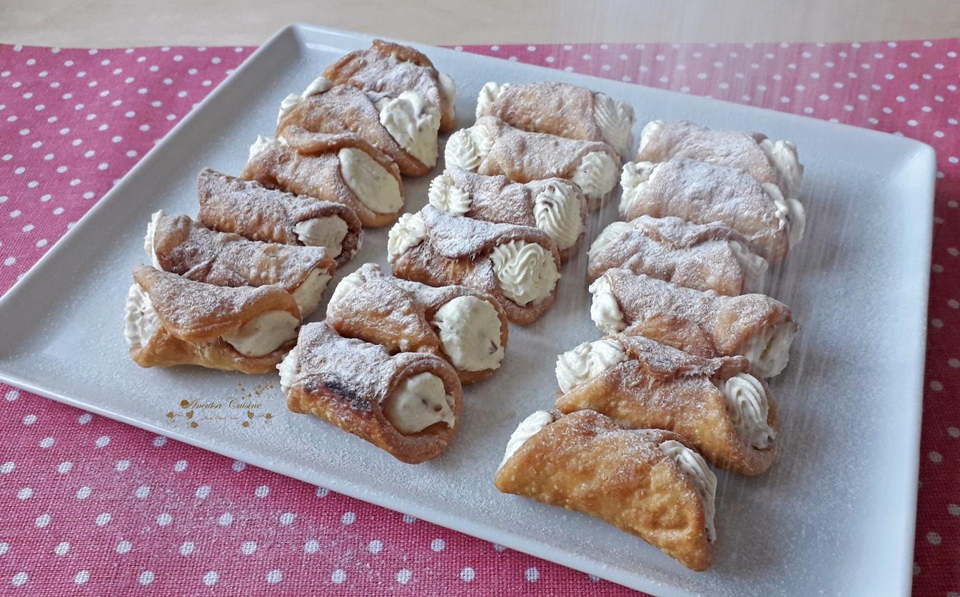 Desert mini cannoli cu mascarpone