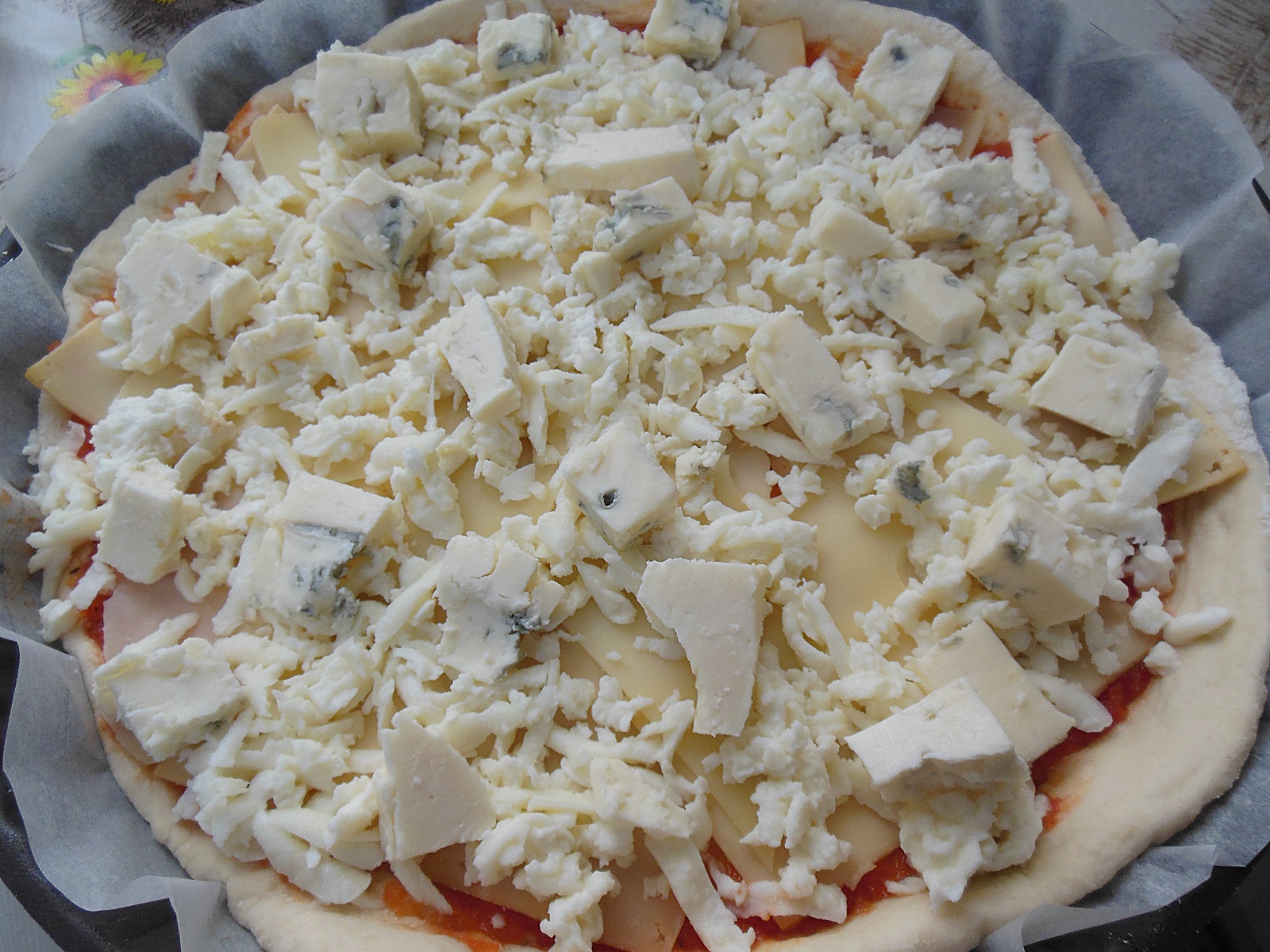 Pizza quattro formaggi