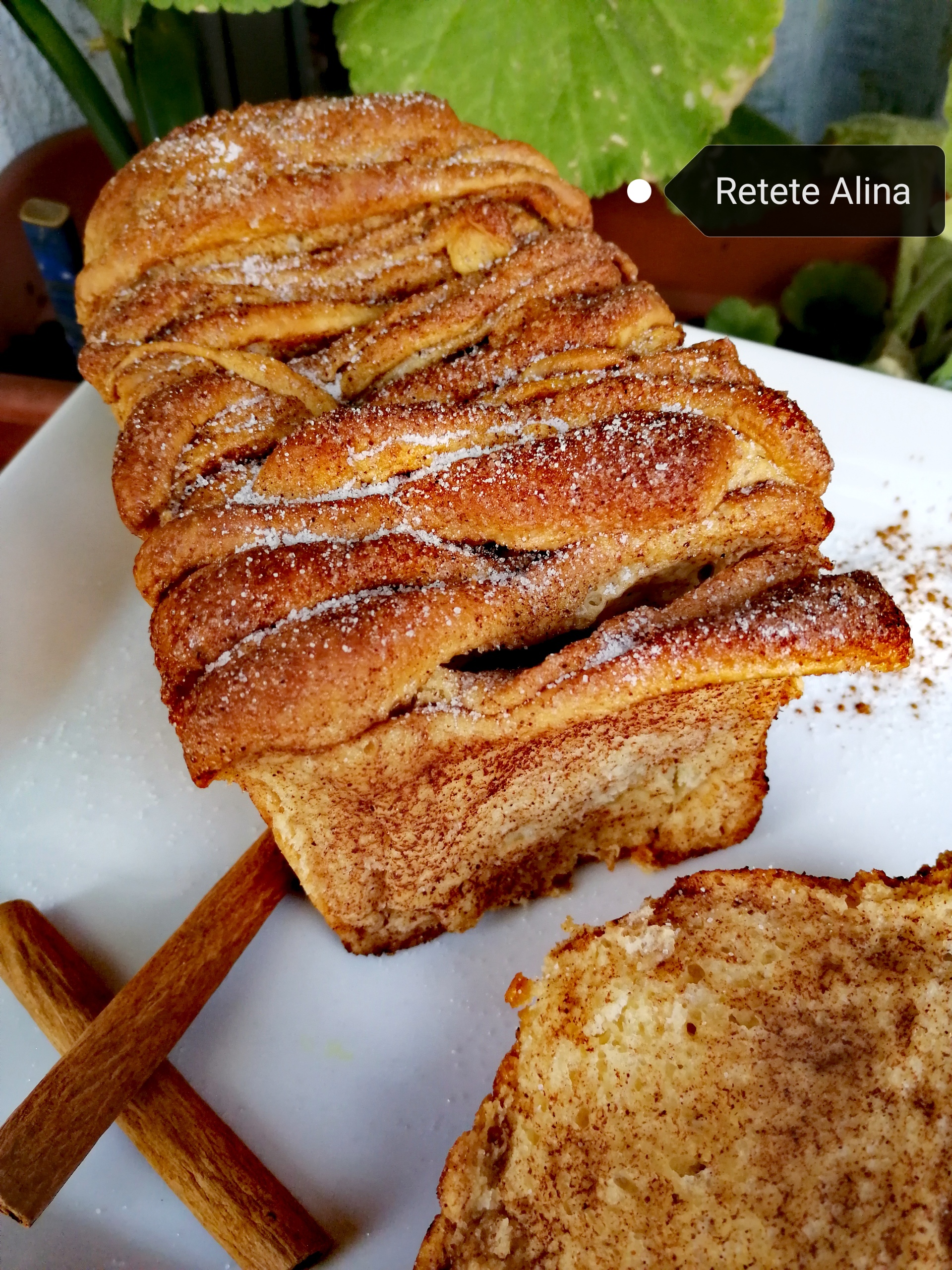 Desert paine dulce cu scortisoara (Pull-apart bread)