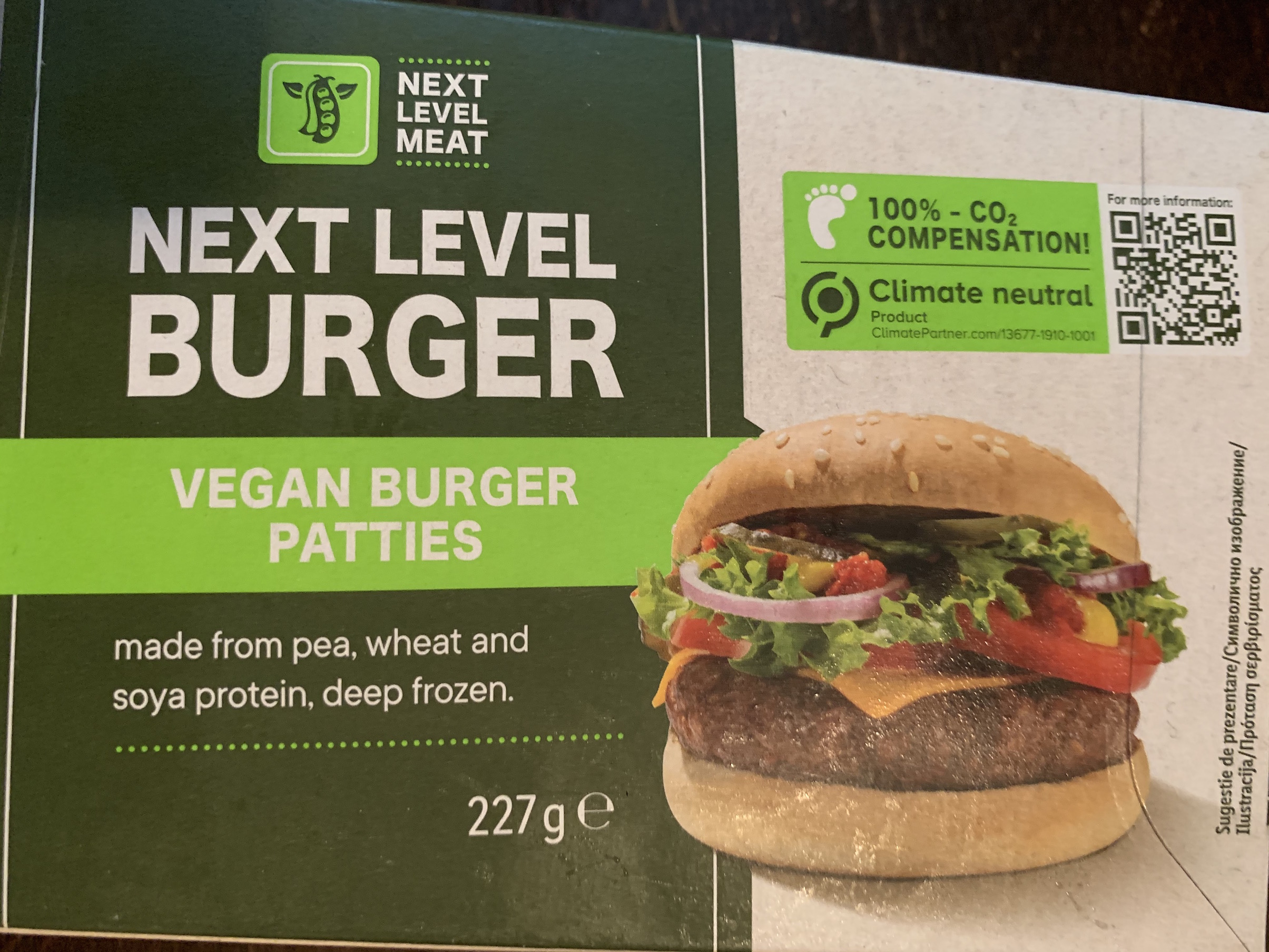 Burger vegan cu legume pai prajite