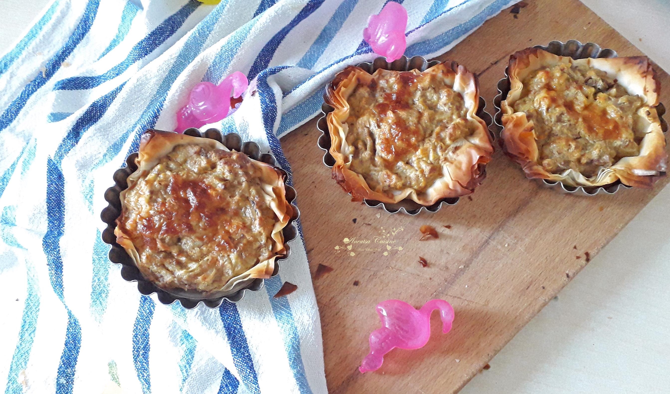 Aperitiv mini tarte cu drob de pui, in foietaj