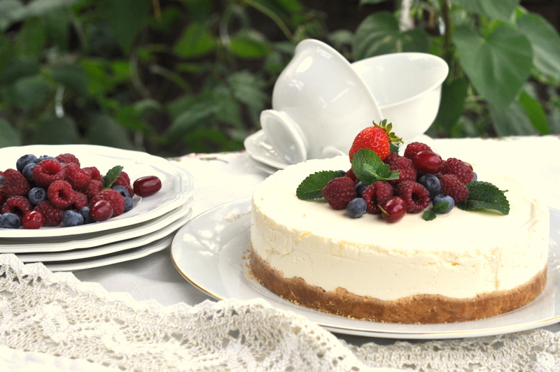 Desert tarta cu mascarpone si frisca