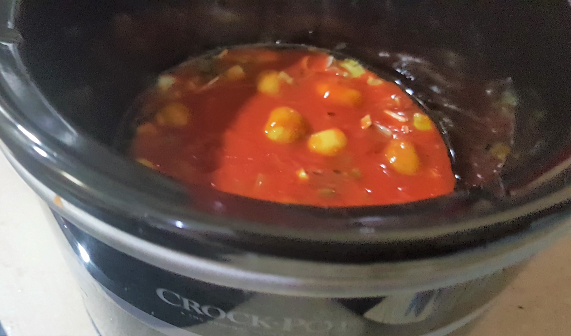 Salau in sos de rosii cu masline, praz si capere la slow cooker Crock Pot