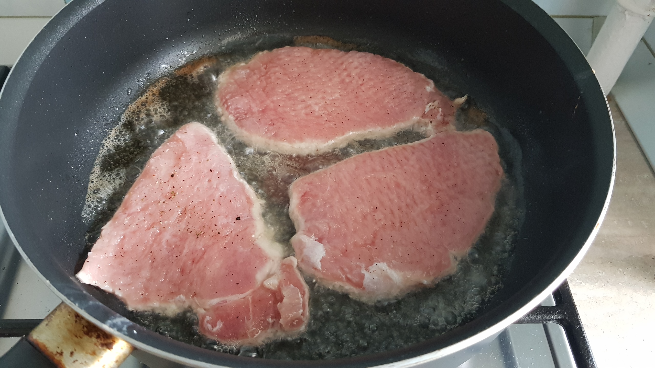 Cotlet de porc in sos de chimen