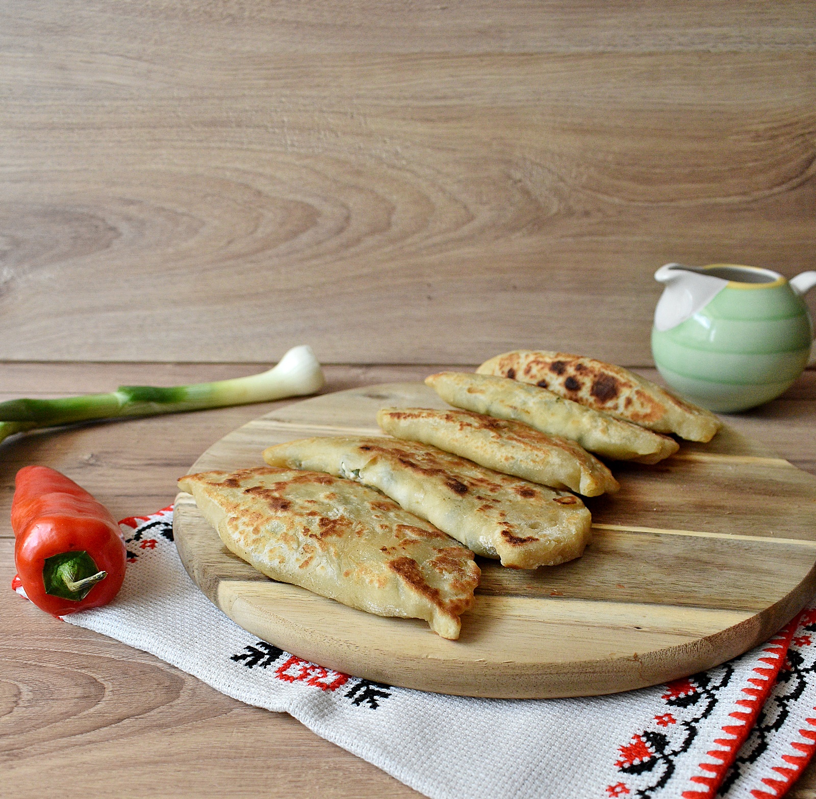 Aperitiv placinte cu spanac si ceapa verde