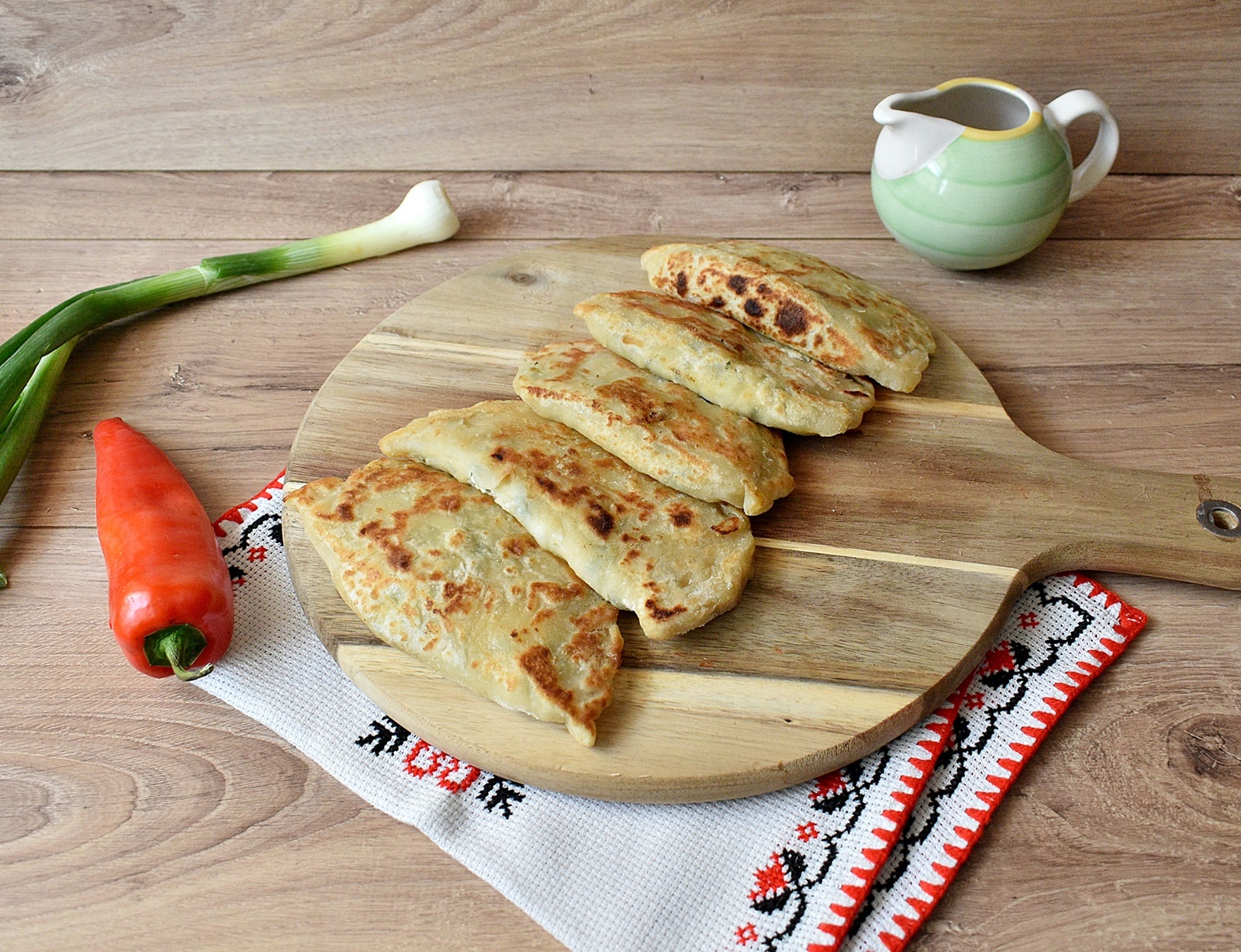 Aperitiv placinte cu spanac si ceapa verde